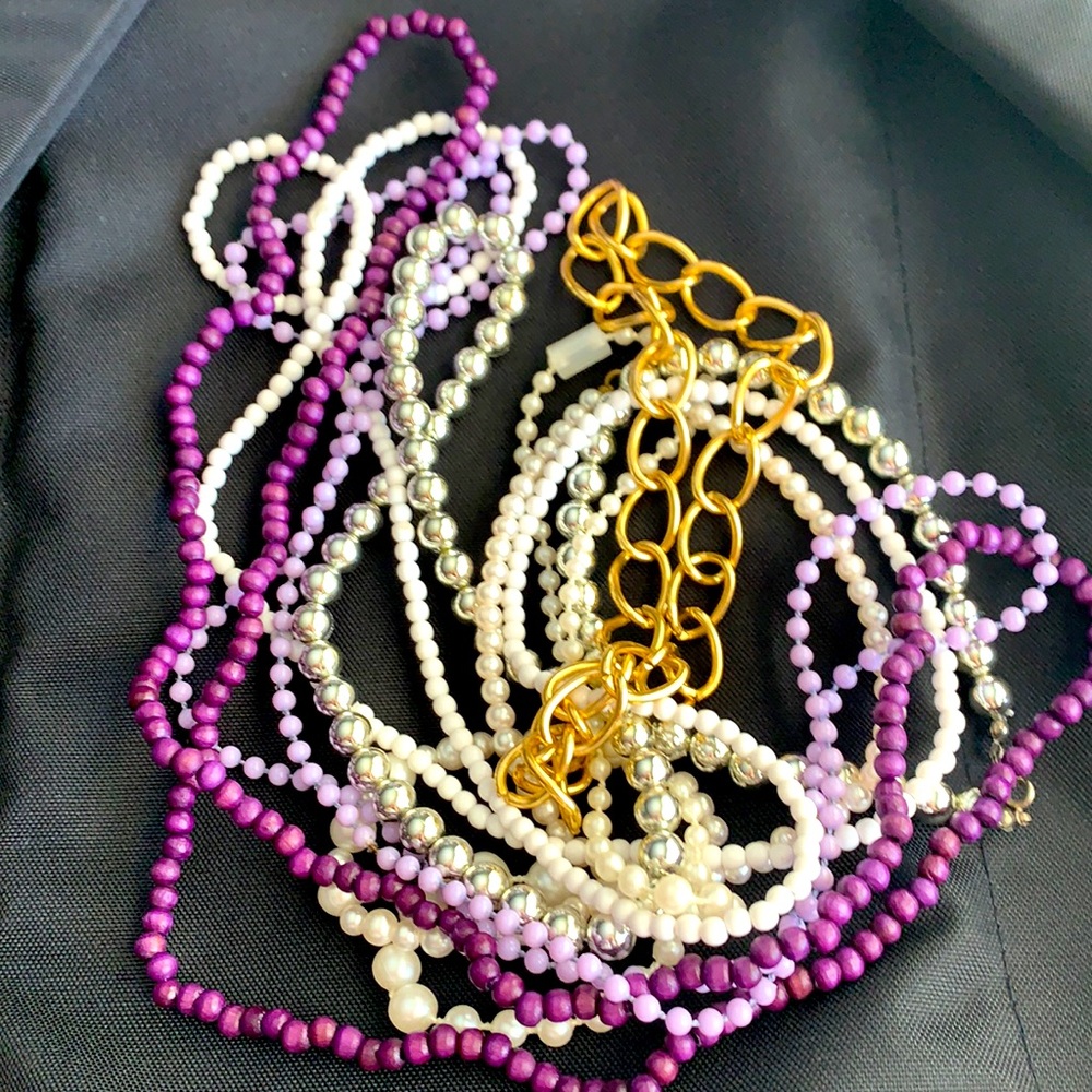 Vintage jewelry lot of necklaces